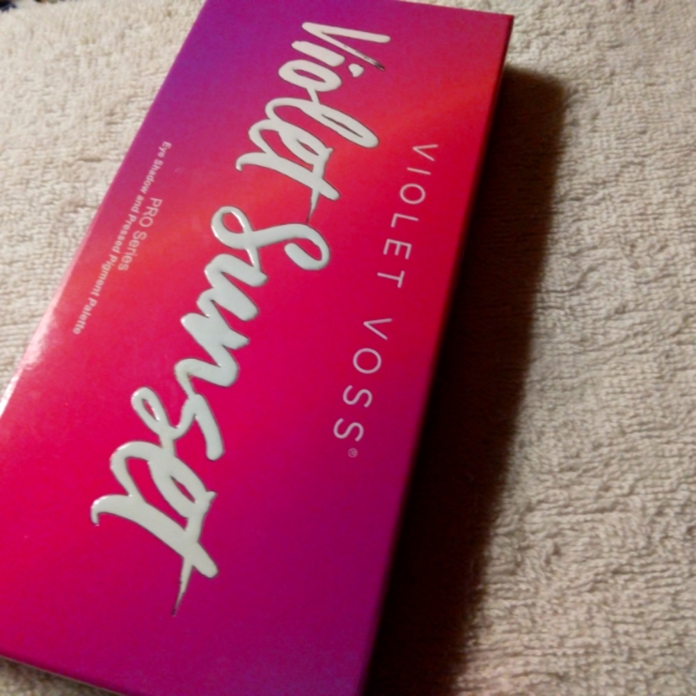 Violet Voss: Violet Sunset Eyeshadow Palette